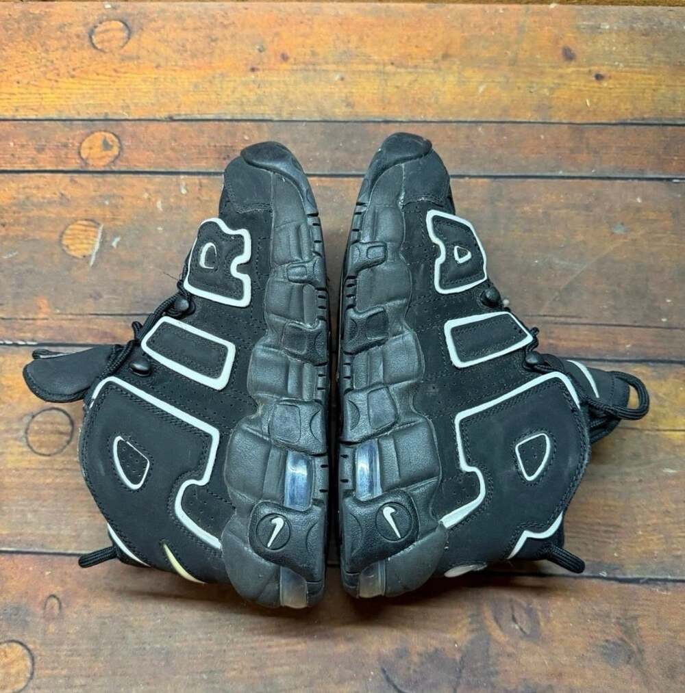 Nike Air More Uptempo Size 4Y Black White